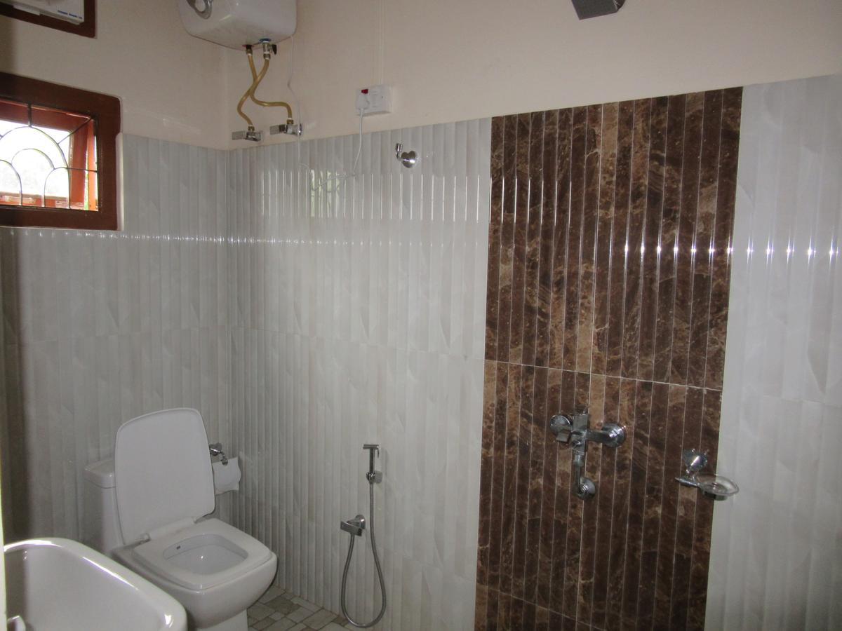 Hotel Druk Bhalukpung エクステリア 写真